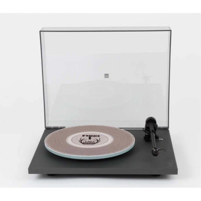 Rega, System Two mit Planar 2 (anthrazit), Io Vollverstärker und Kyte Lautsprechern