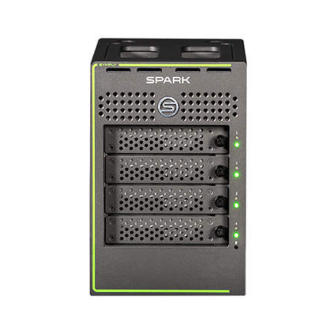 SymplySpark XT Compact Desktop 4-Bay RAID 72TB ohne. NANUK Koffer